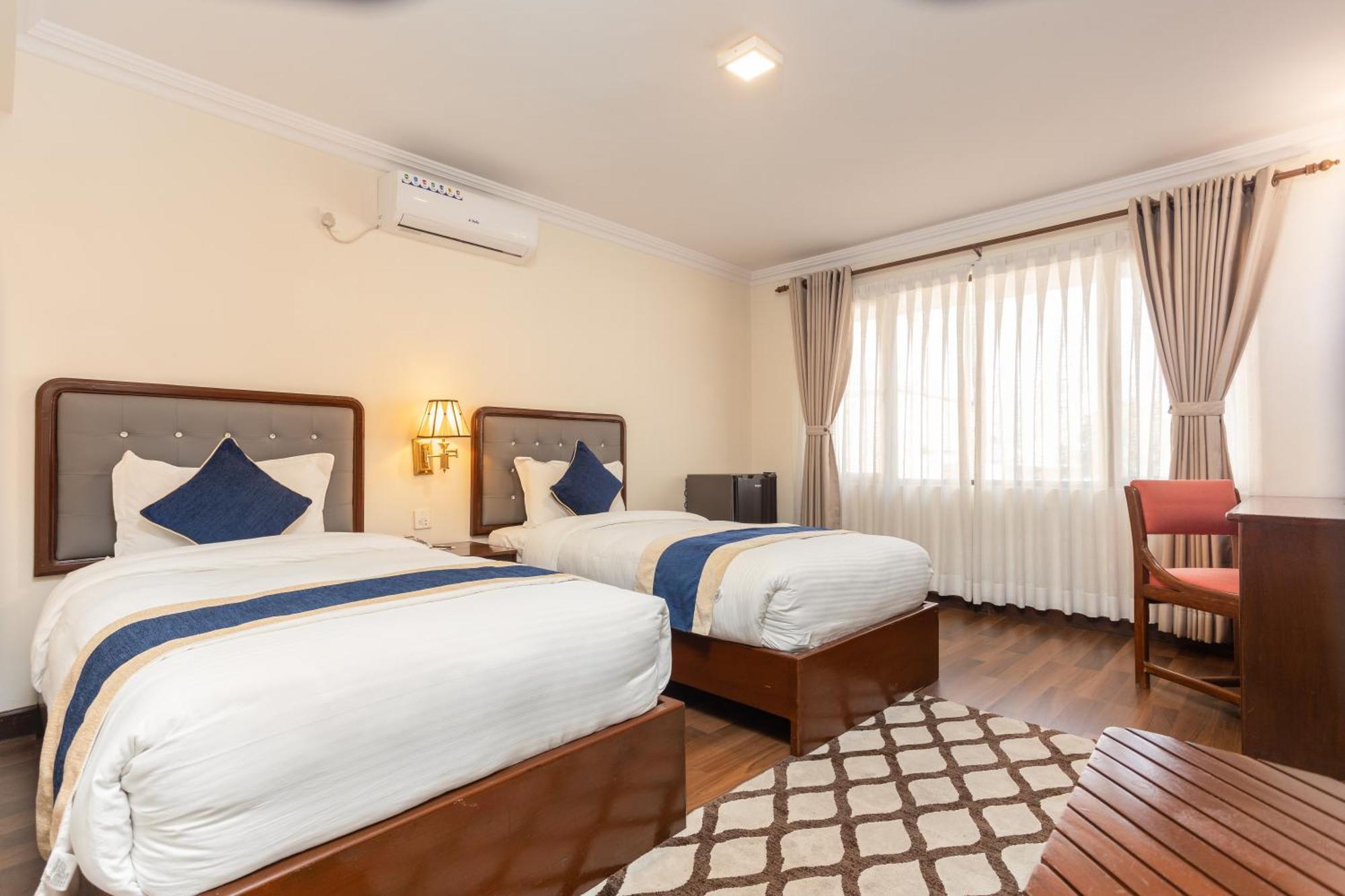 Kathmandu Business Hotel Exterior photo